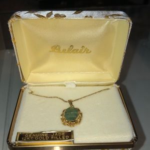 12 kt Gold Jade Vintage Necklace